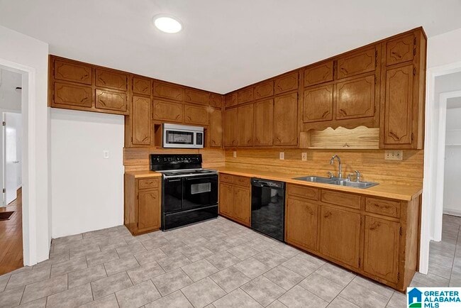 Building Photo - 126 E Jones Ct