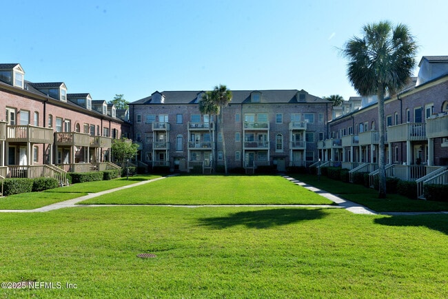 Building Photo - 1526 Palm Ave