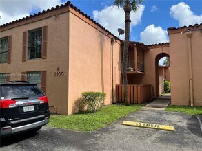 Building Photo - 7200 Fairway Dr