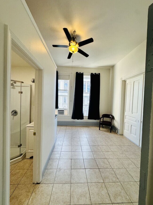 Building Photo - 444 G St