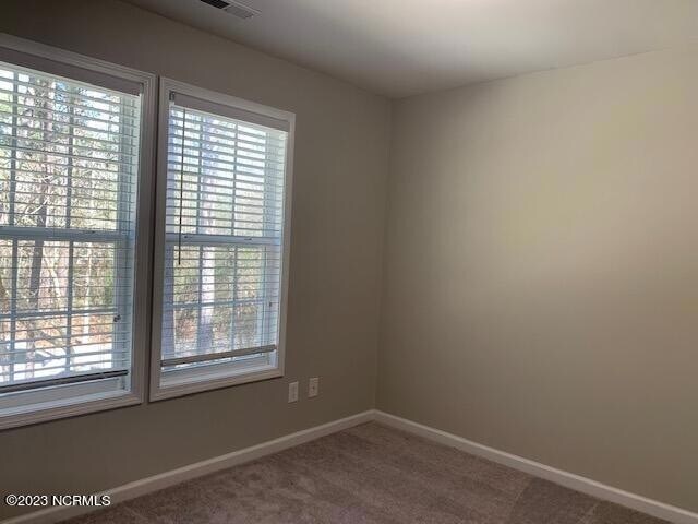 Building Photo - 862 Blue Bird Dr