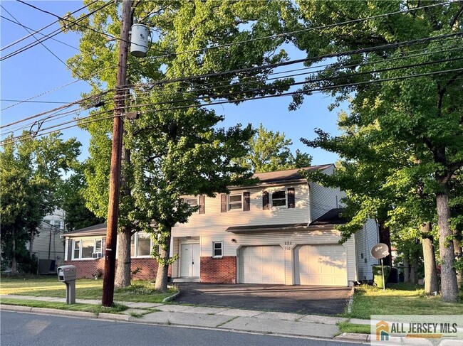 Building Photo - 742 Grove Ave