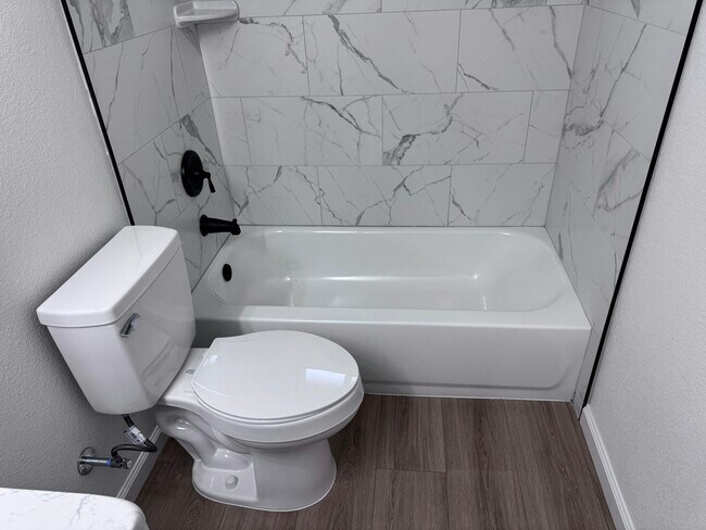 Building Photo - 2118 N Glenn Ave