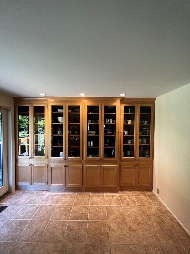 Building Photo - CLICK "REQUEST A TOUR" NOW!