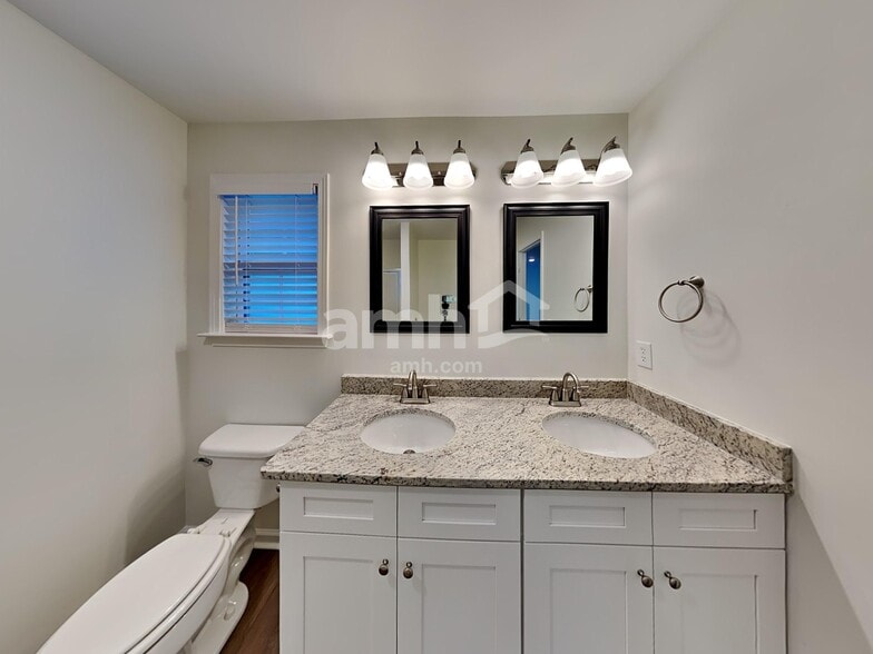 Building Photo - 2775 Gateview Ct