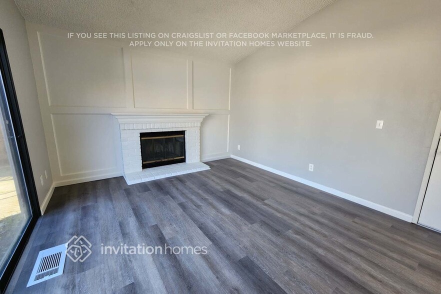 Building Photo - 1401 Mandarin Ct