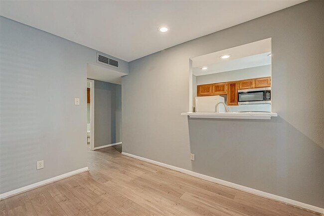Building Photo - 14600 Fonmeadow Dr