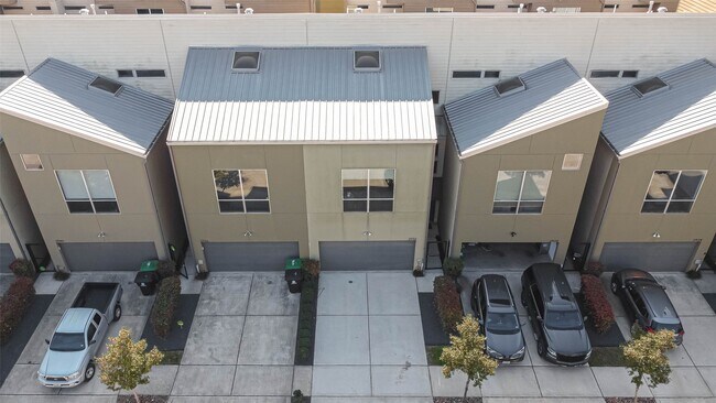Building Photo - 2932 Cline St