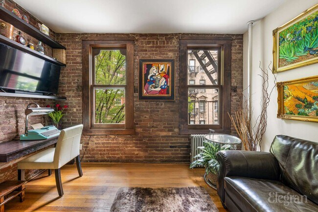 Building Photo - 138 W 10th St