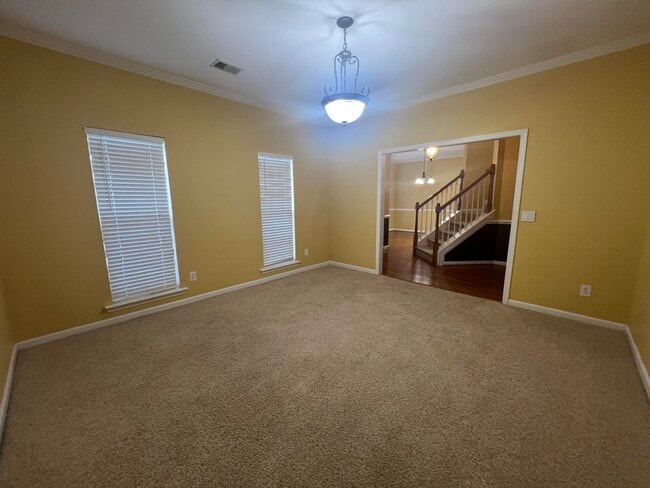 Building Photo - 565 Batty Way