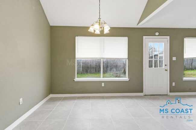 Building Photo - 11352 Fairfield Blvd