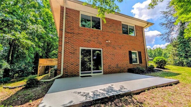 Building Photo - 3318 Hilltop Cir