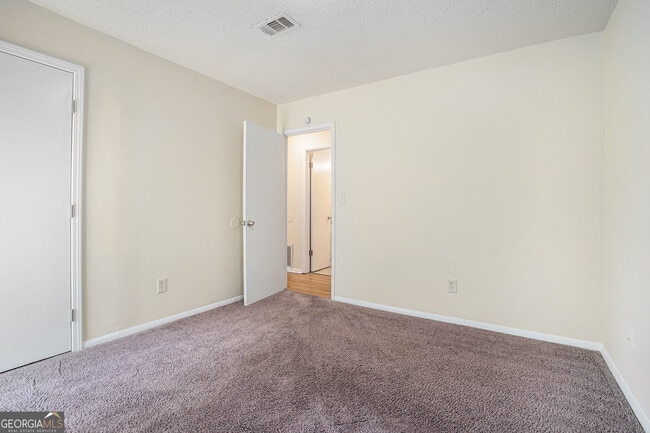 Building Photo - 3045 Sonya Ln