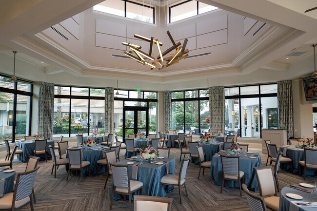 Building Photo - 7455 Glendevon Ln