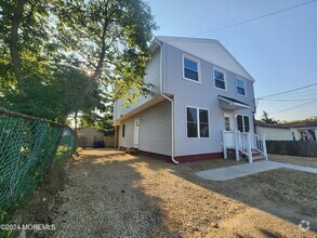 Building Photo - 158 Mabel Ave