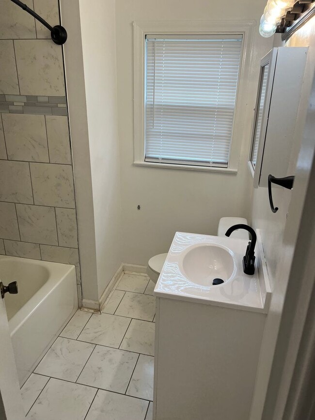 Building Photo - 11 Markham Dr