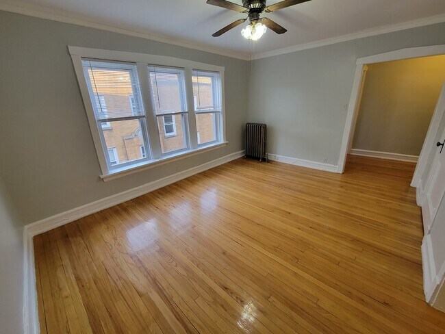 Building Photo - 4824 N Avers Ave