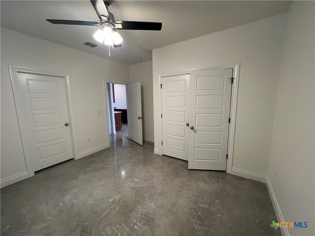 Building Photo - 274 Kerlick Ln