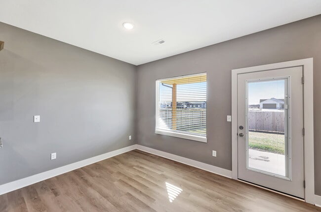Building Photo - 4579 S Doris Ct