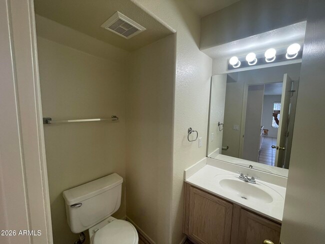 Building Photo - 4725 E Goldfinch Gate Ln