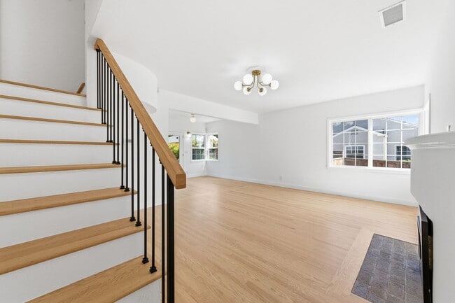 Building Photo - Charming 2 bed, 1.5 bath Alta Heights Home