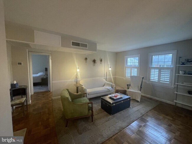 Building Photo - 6610 Potomac Ave