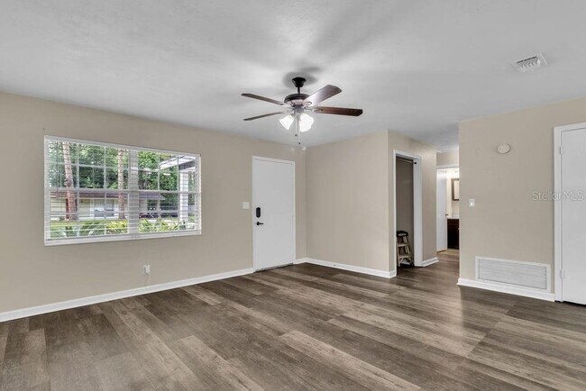 Building Photo - 5031 NW 28th Terrace