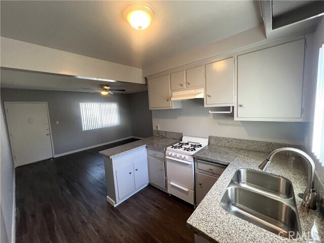 Building Photo - 4750 W Broadway