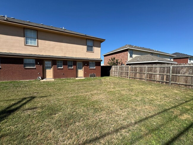 Building Photo - 3806 Gus Dr