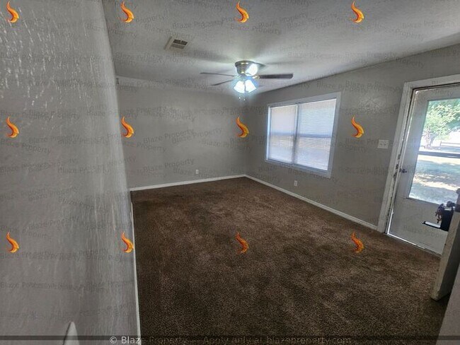 Building Photo - 2 bed 1 bath Cottage style home for rent