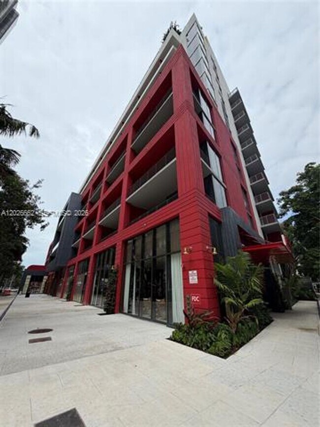 Building Photo - 90 NE 32nd St