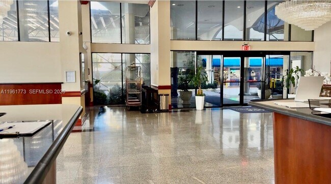 Building Photo - 7601 E Treasure Dr