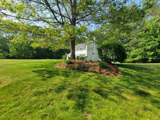 Building Photo - Beautiful Single-Family Home Litchfield NH for Rent