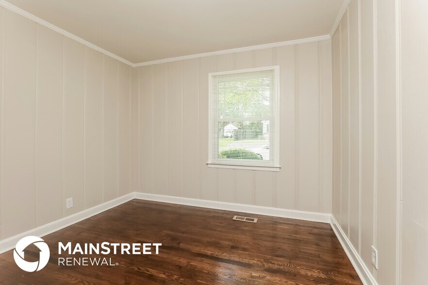 Building Photo - 209 W Bledsoe St