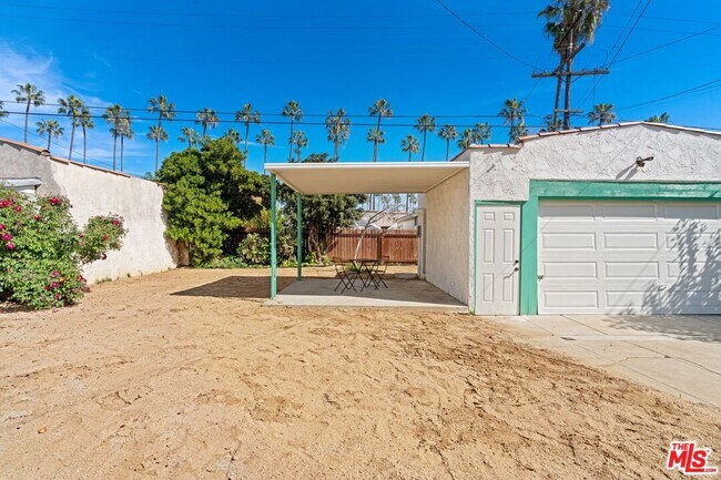 Building Photo - 5606 S Rimpau Blvd