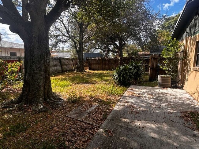 Building Photo - Stunning Updated Home with Large Fenced Yard