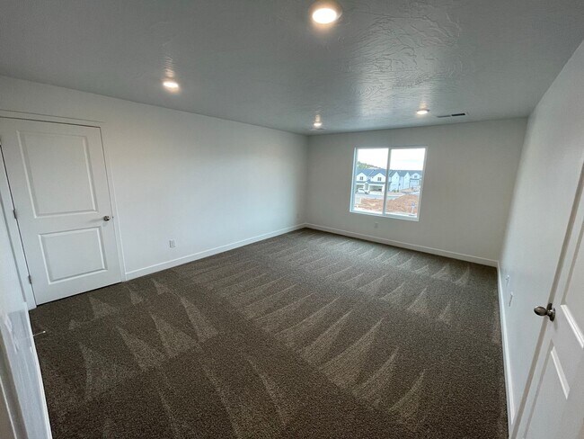 Building Photo - Old Sorrel Townhouse!!