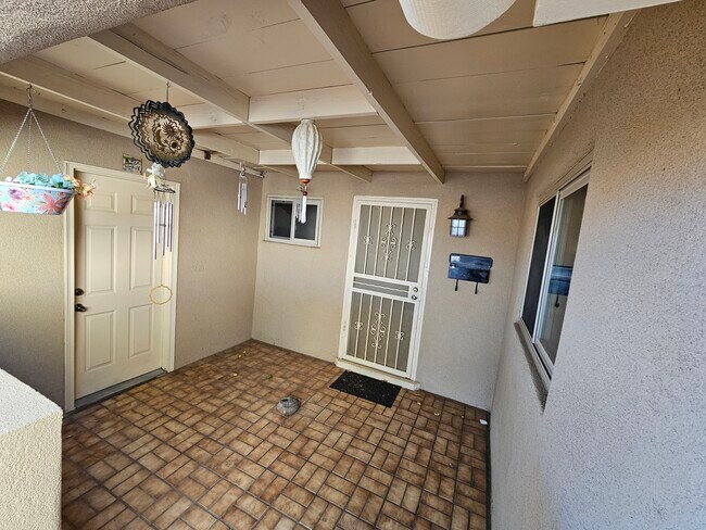 Front Door & Garage Door - Front Entry - 10912 Woodland Ave NE