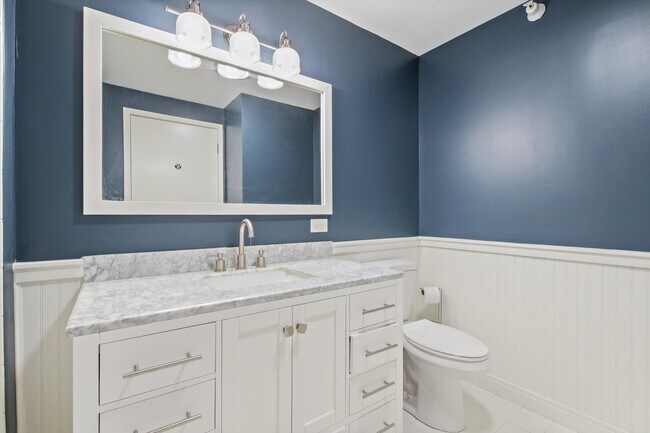 Building Photo - 545 N Dearborn St