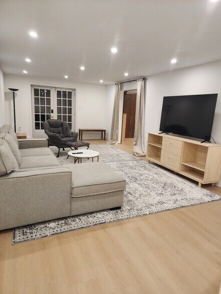 Primary Photo - 18009 Ednor View Ter