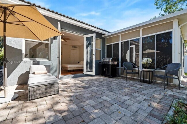 Building Photo - 413 NW 23rd Ave