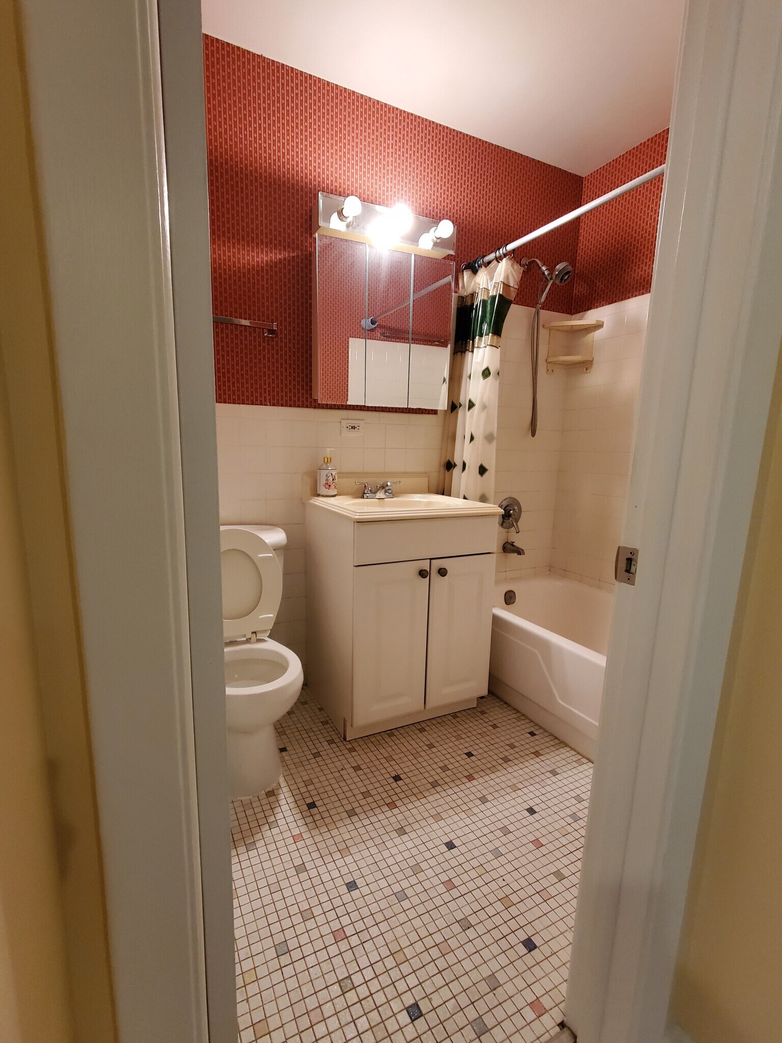 Building Photo - 8974 N Western Ave