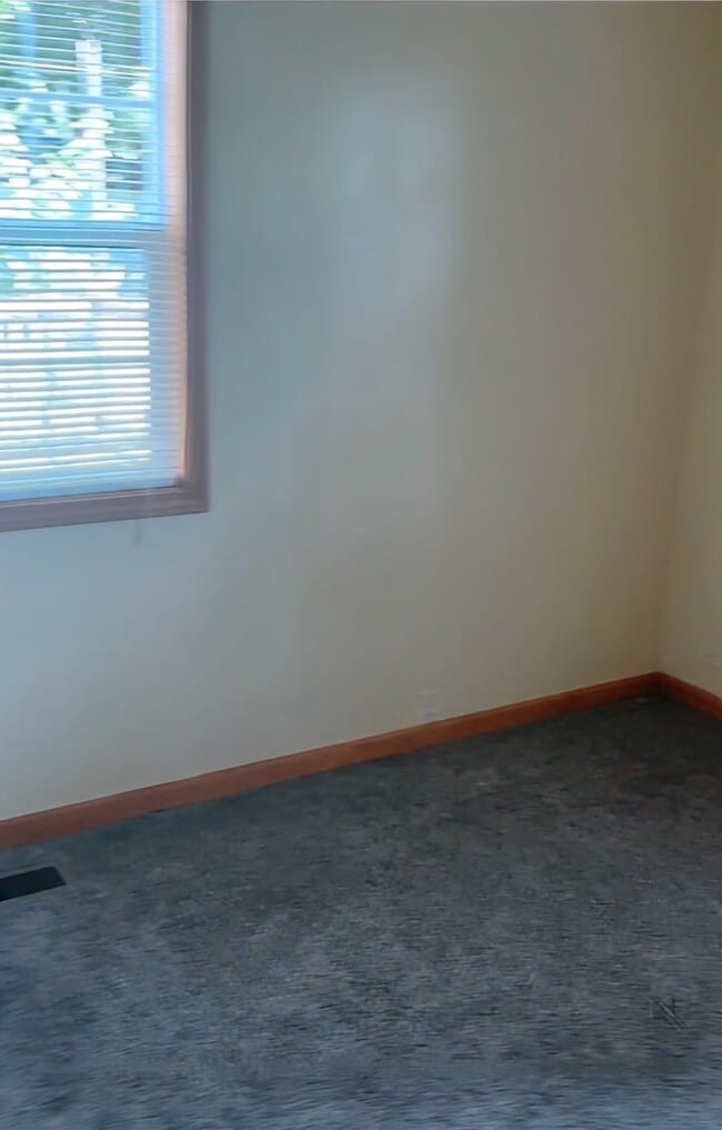 Building Photo - 517 Everette Ave