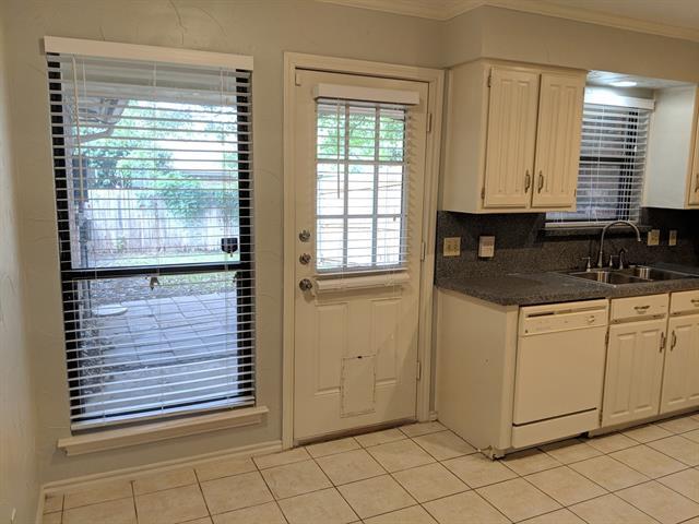 Building Photo - 2705 Cummings Dr