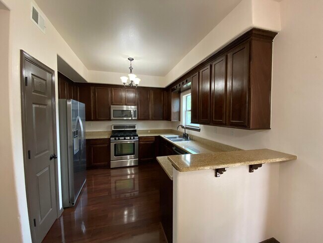 Building Photo - 7700 Oak Landing Drive