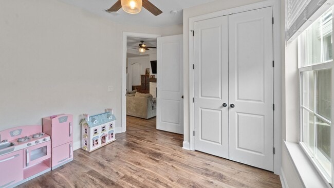 Building Photo - Spacious 6-Bedroom Waterfront Home in Richmond Hill, GA