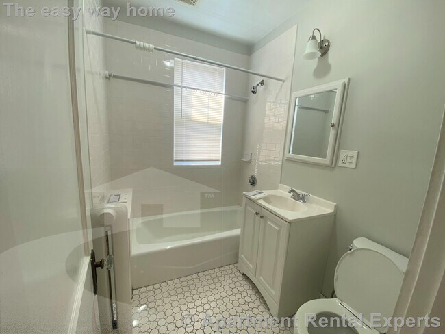 Building Photo - 156-158 Summer St Unit #414