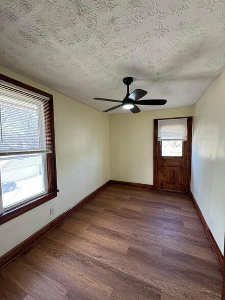 Building Photo - 2542 Steele Ave