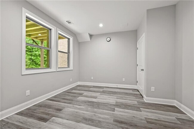 Building Photo - 9965 Cameron Parc Cir