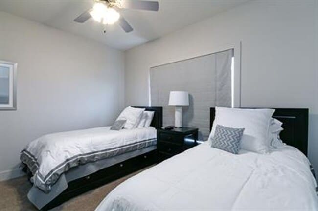 Building Photo - West Side Manhattan Townhome Available July 1!